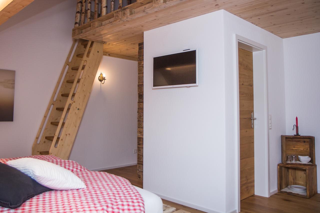 Conny'S B&B Niederweningen Esterno foto