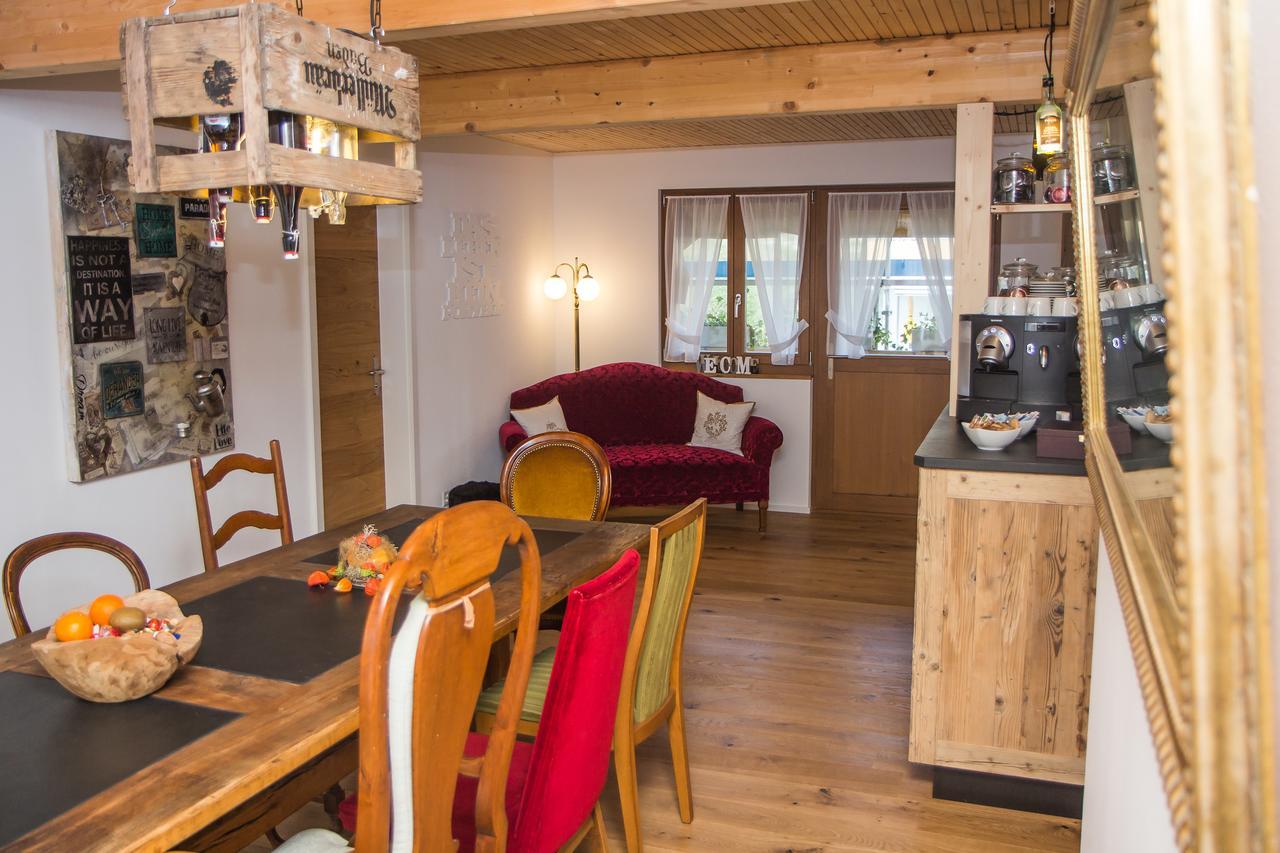 Conny'S B&B Niederweningen Esterno foto