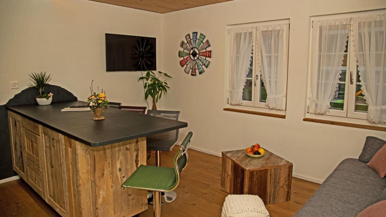 Conny'S B&B Niederweningen Esterno foto